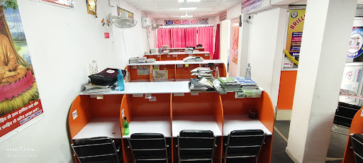 BRILLIANT LIBRARY,EAST BORING CANAL ROAD,RAJAPUR(Near Changu Mangu Restorent)