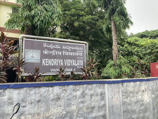 KV School NAD, Library