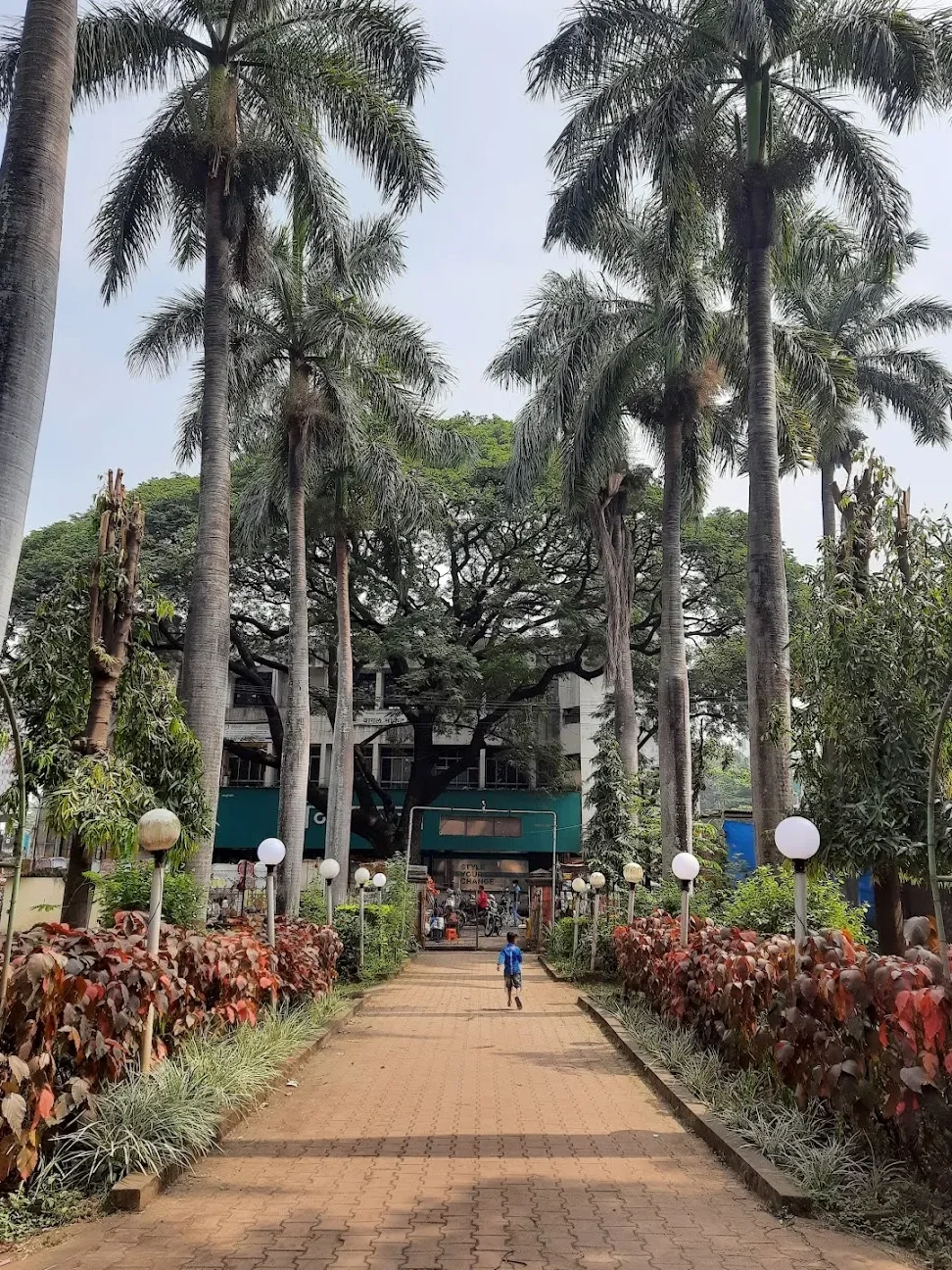 kmc library rajaram hall garden