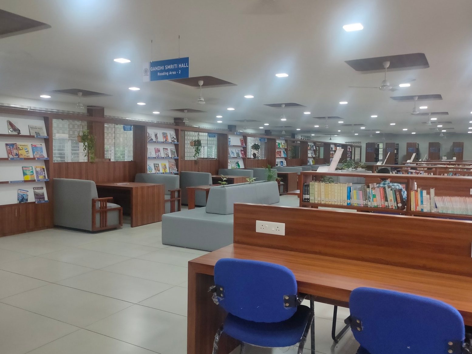 m g university library