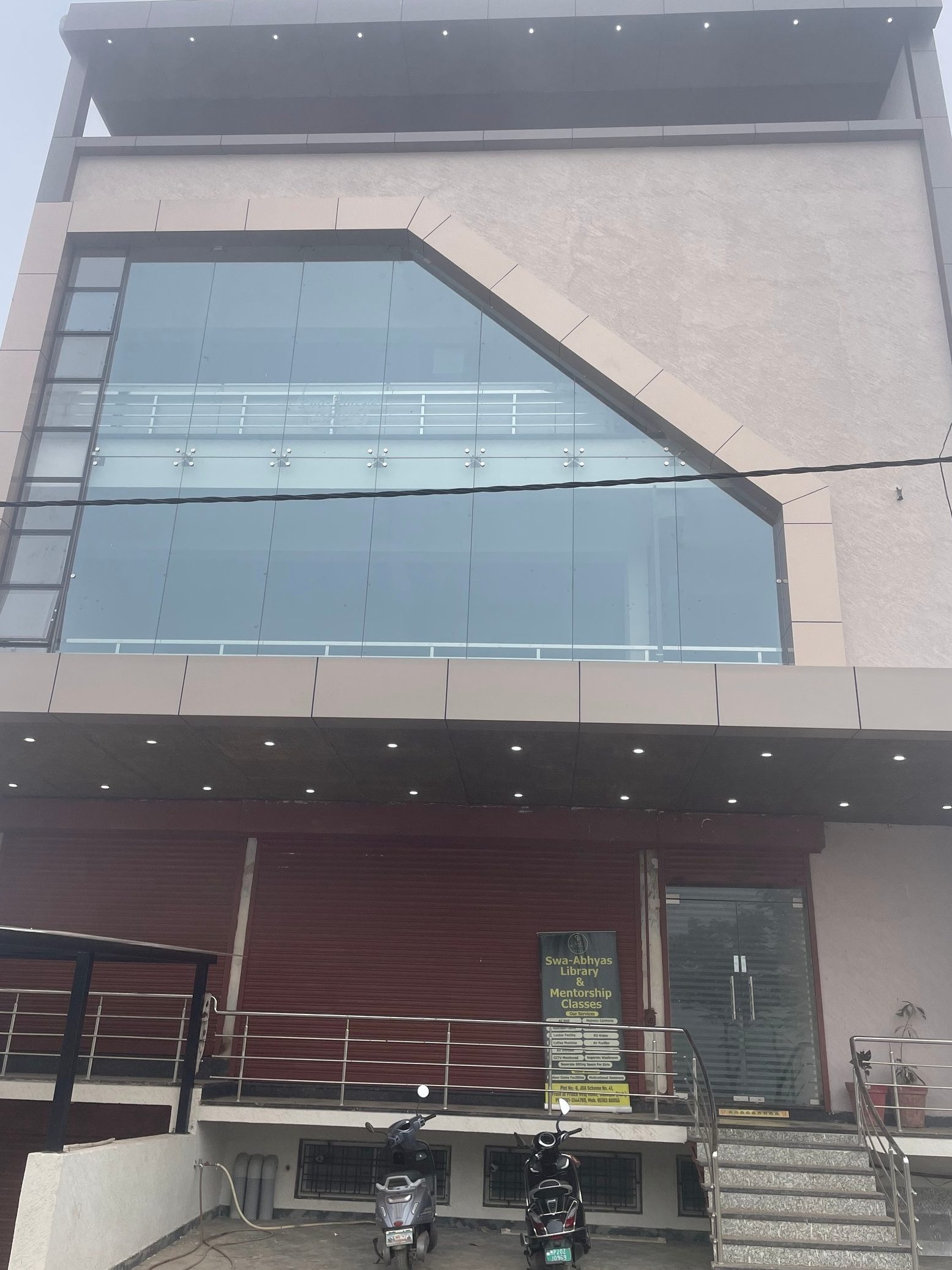 swaabhyas library co working spaces best library in jabalpur best library in vijay nagar luxurious study space