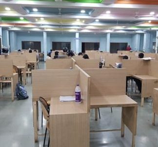 the best library in nashik