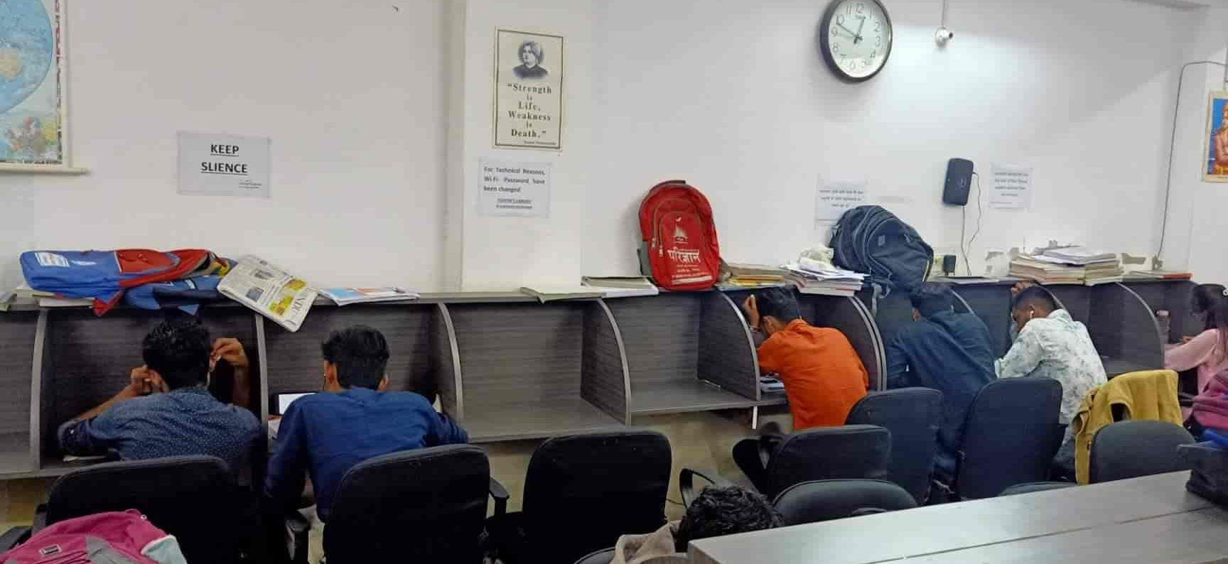 toppers reading zone library jodhpur